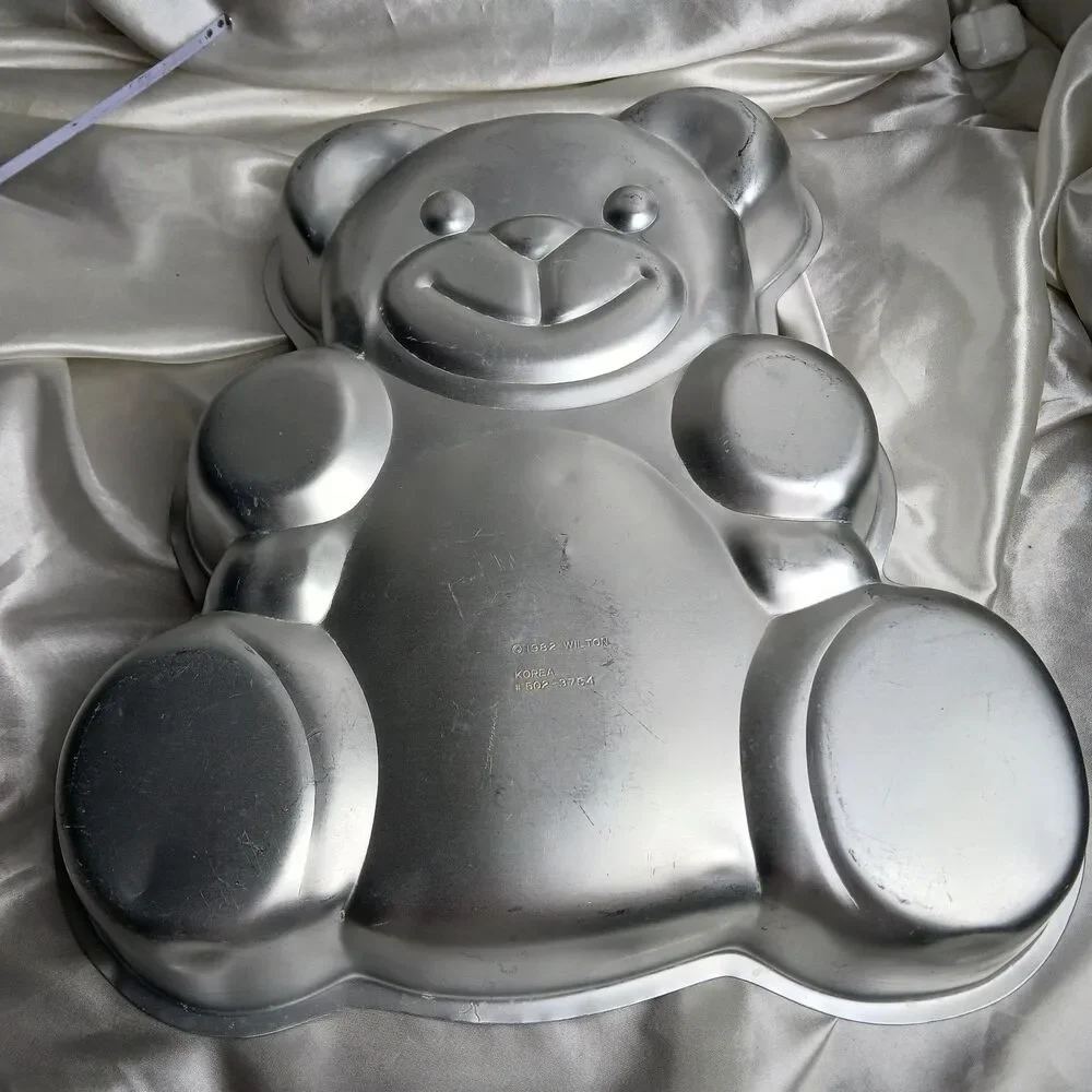 VINTAGE WILTON TEDDY BEAR CAKE PAN